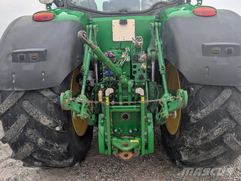 John Deere 7230 R Traktory