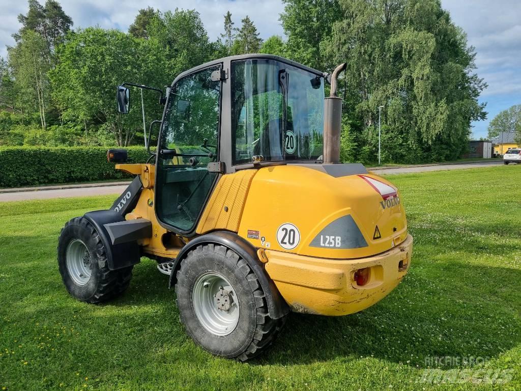 Volvo L25B Šmykom riadené nakladače