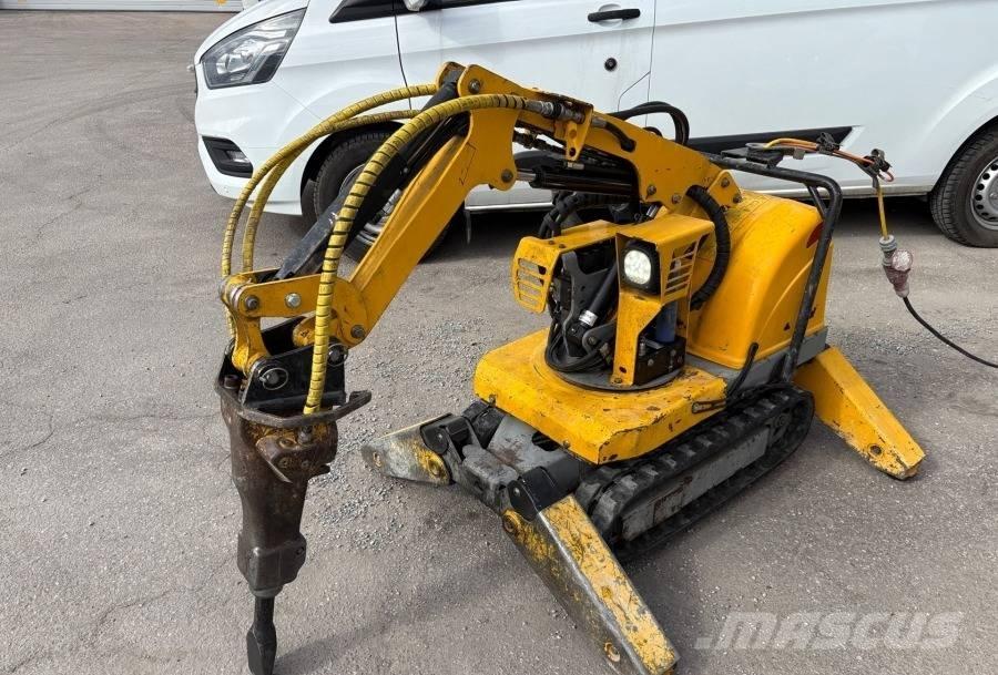 Brokk 50 Demolačné rýpadlá