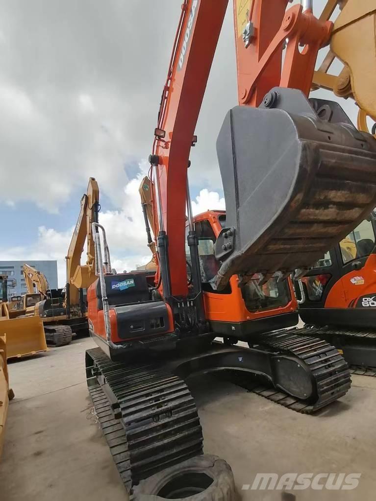 Doosan DX 140 Pásové rýpadlá