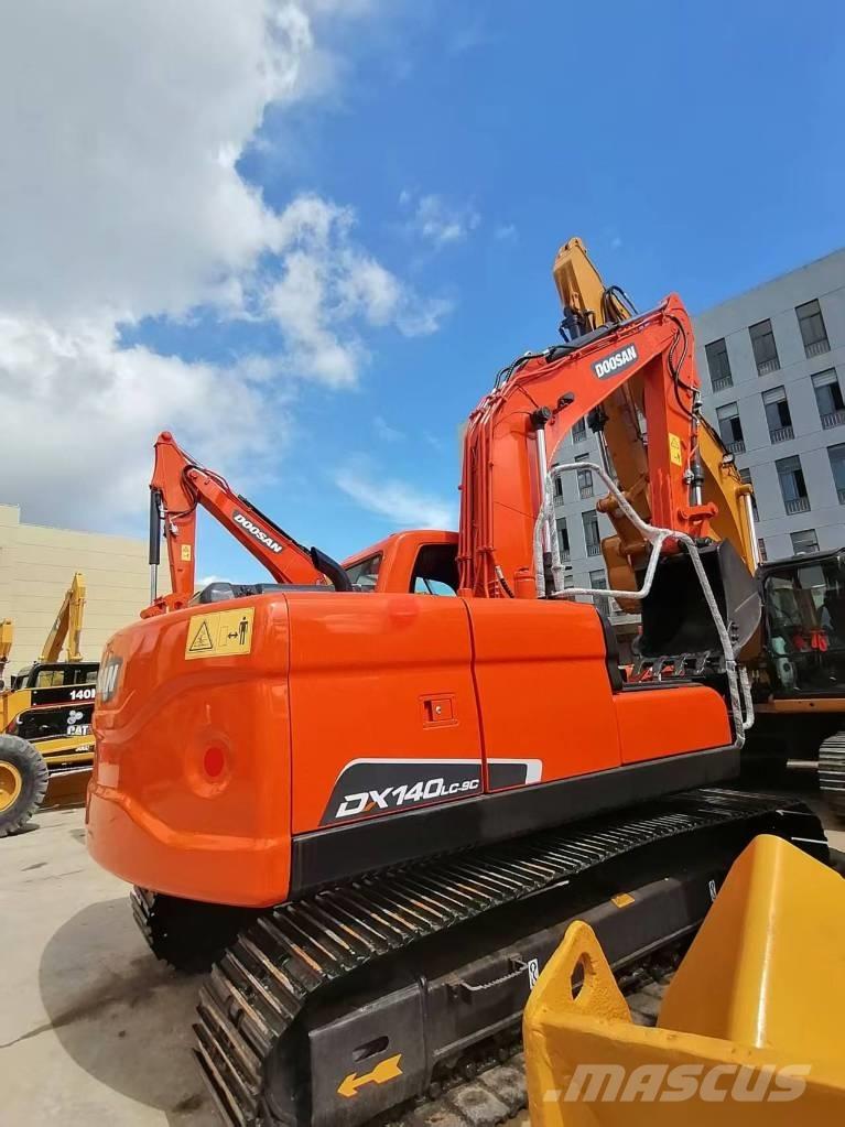 Doosan DX 140 Pásové rýpadlá