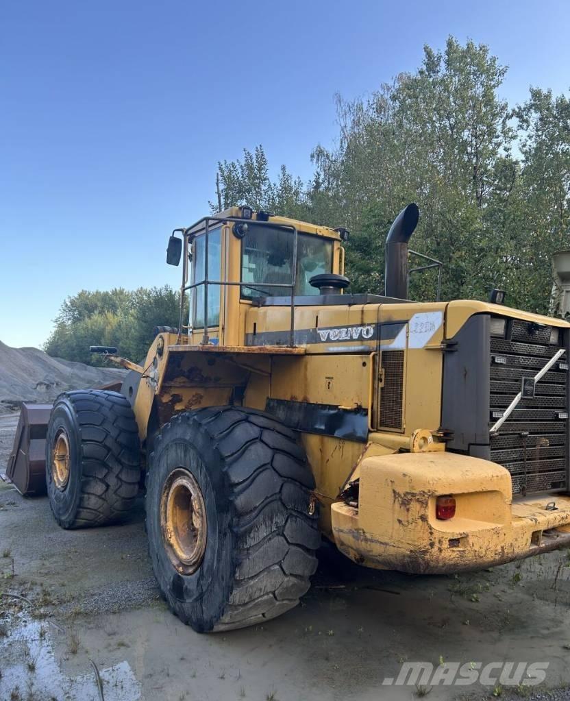 Volvo L 220 D Kolesové nakladače