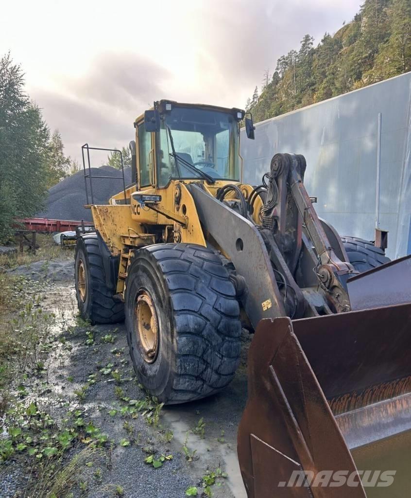 Volvo L 220 D Kolesové nakladače