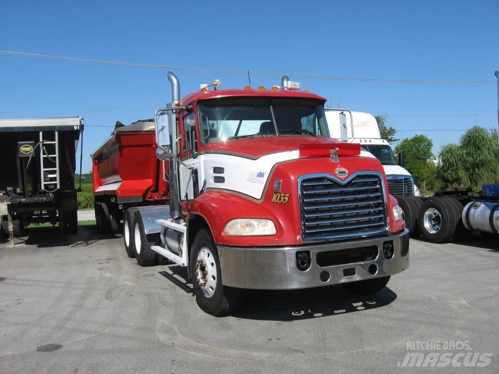 Mack CXN 613 Ťahače