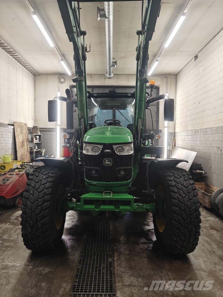 John Deere 6155 R Traktory