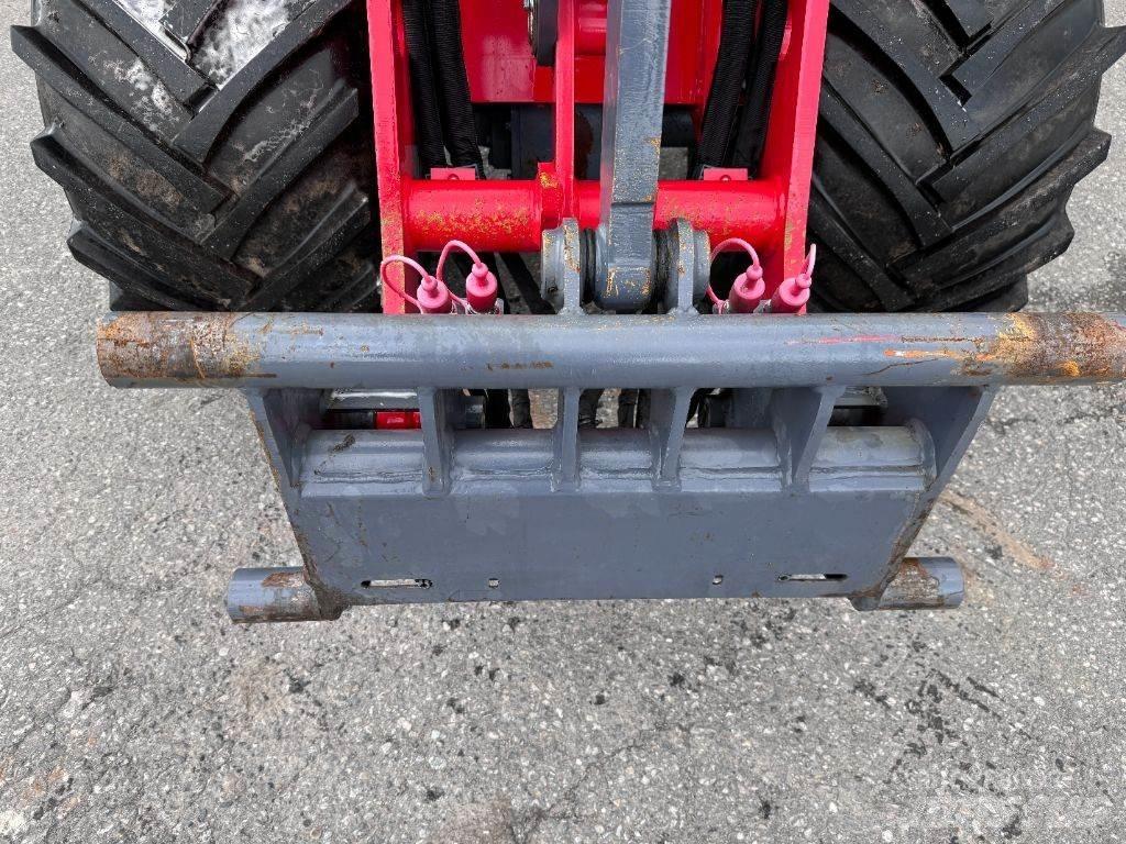 VM Loader 1040 LX Viacúčelové nakladače