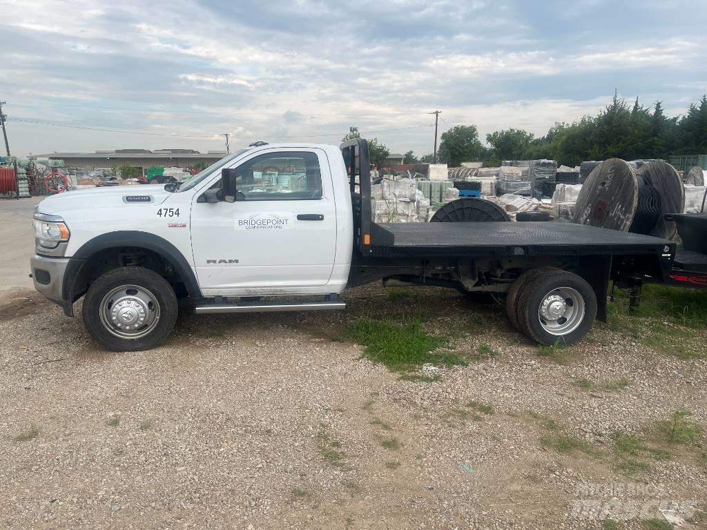 RAM 5500 Plošinové nákladné automobily/nákladné automobily so sklápacími bočnicami