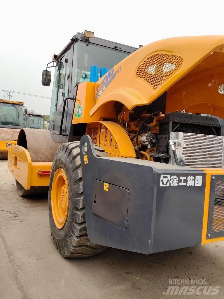 XCMG XS 203 J Ťahačové valce