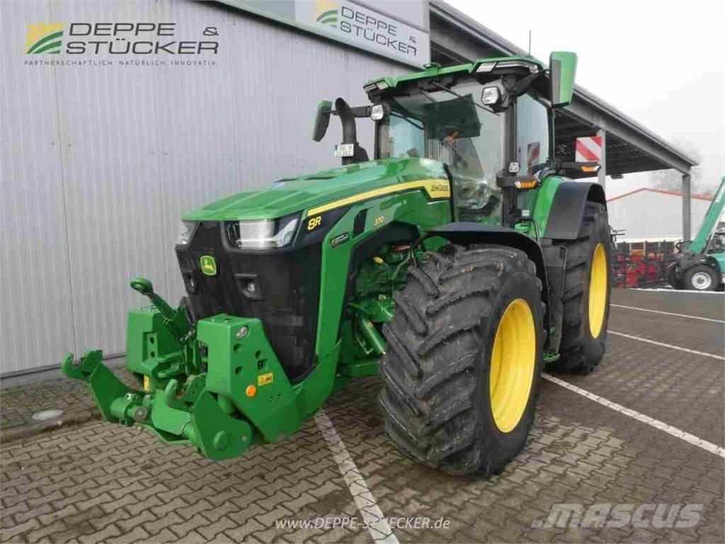 John Deere 8R 370 Traktory