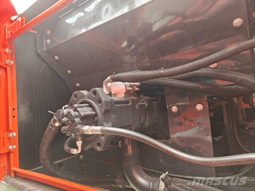 Doosan DX 225 LC-9C Pásové rýpadlá