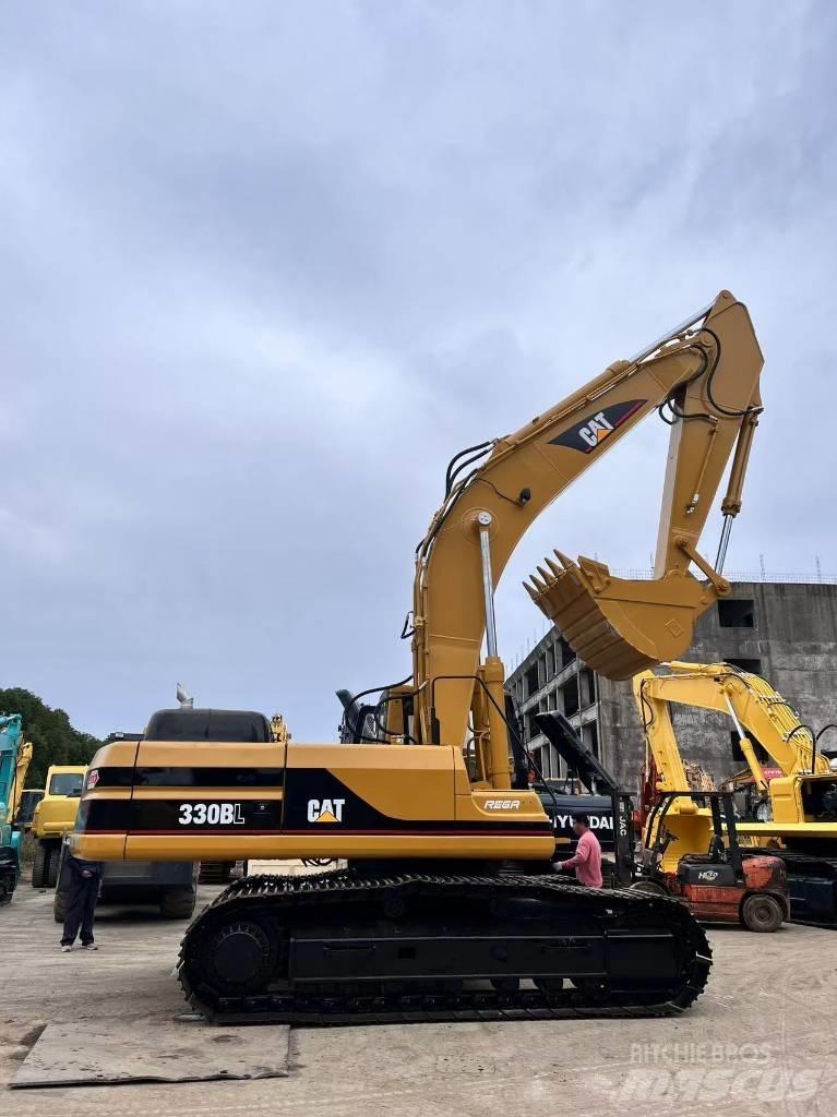 CAT 330 B Pásové rýpadlá