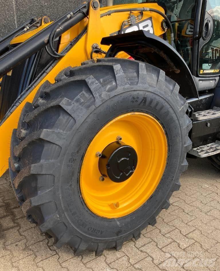JCB 4 CX Rýpadlo-nakladače