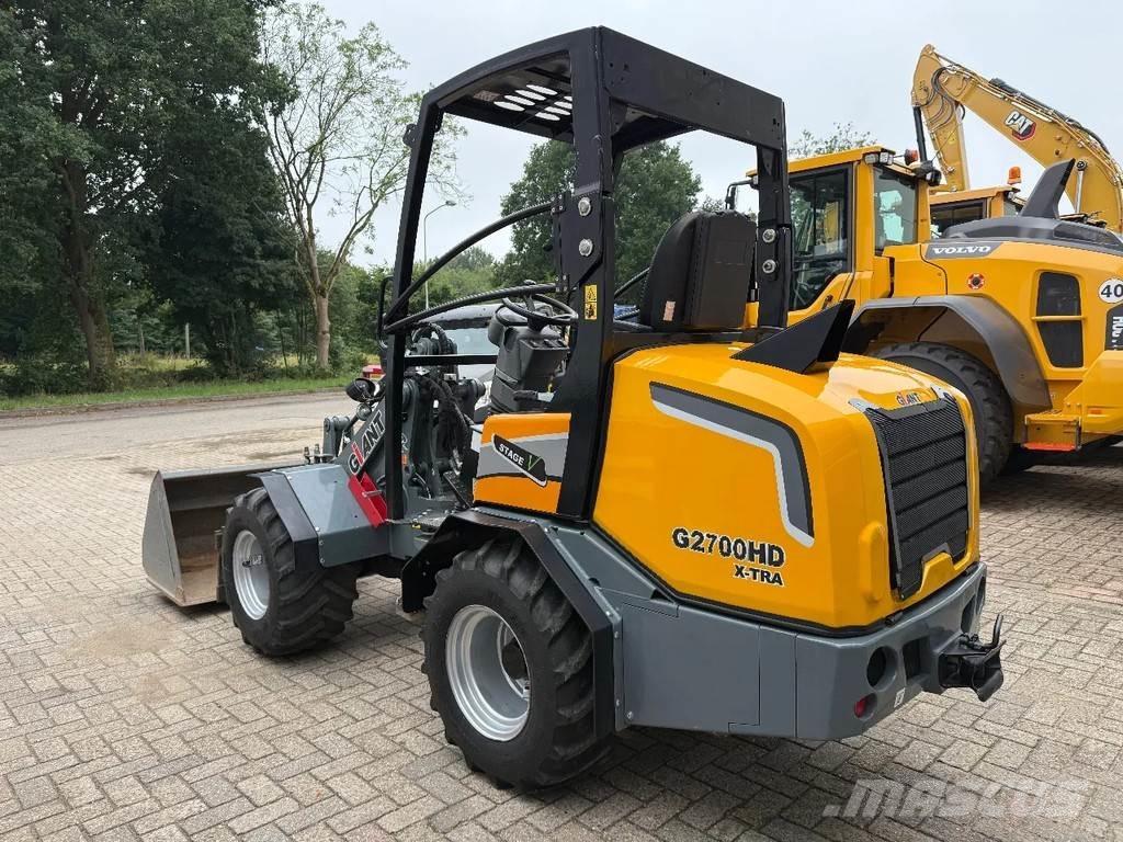 GiANT G2700 Kolesové nakladače