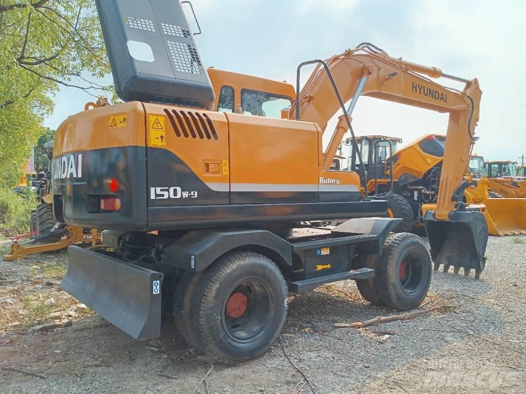 Hyundai 150W-9 Pásové rýpadlá