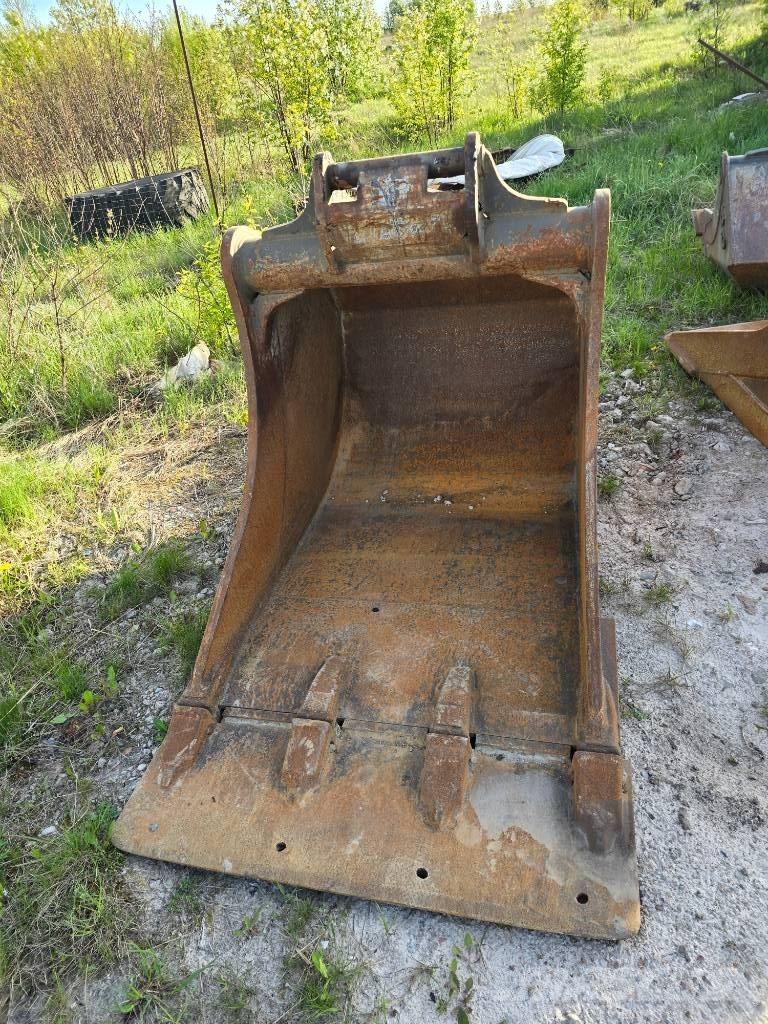 CAT M 318 F Kolesové rýpadlá