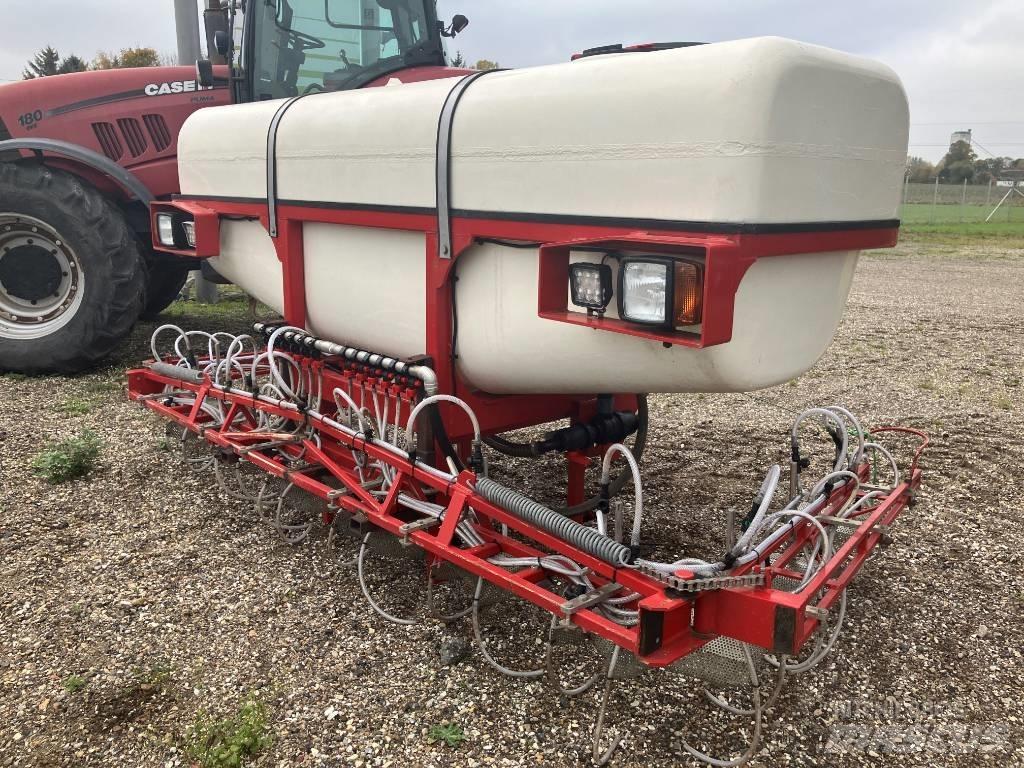  Agrovo 3000 liter Nesené postrekovače