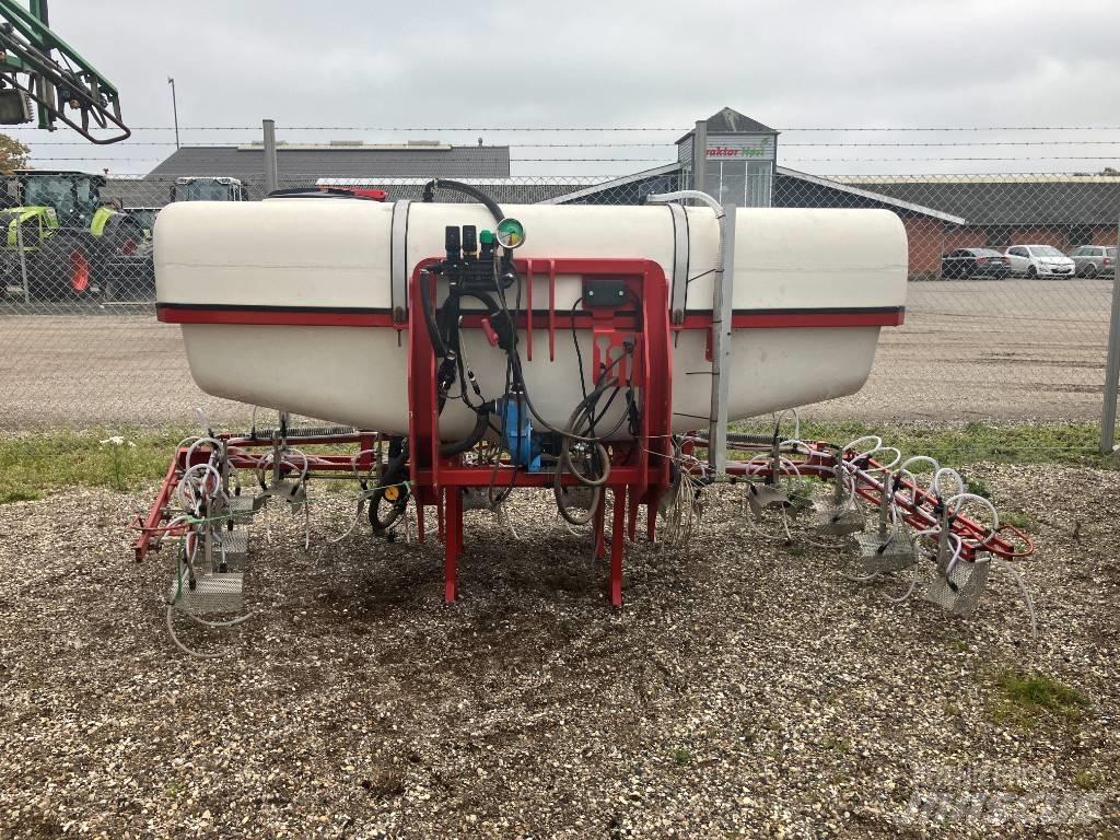  Agrovo 3000 liter Nesené postrekovače