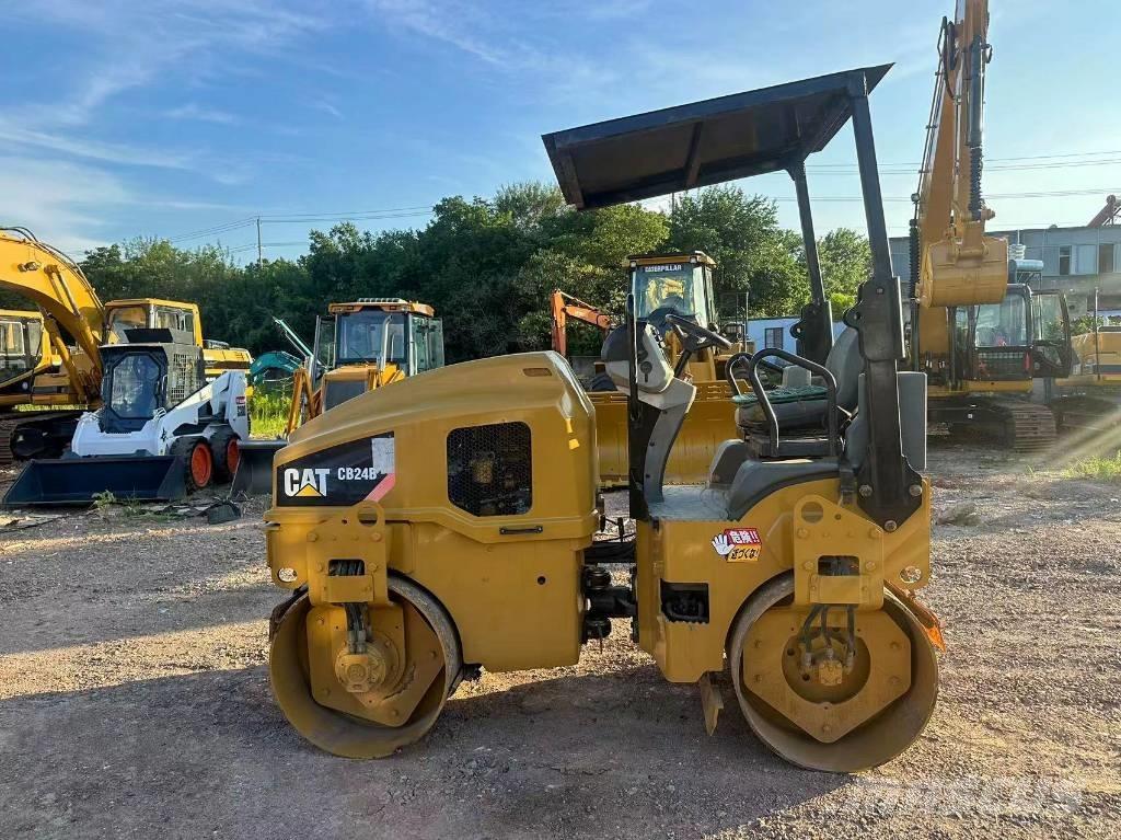 CAT CB 24 B Tandemové valce