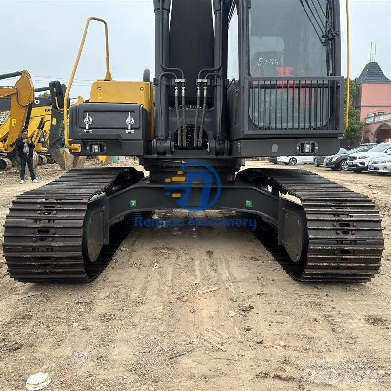 Volvo EC 240 Pásové rýpadlá