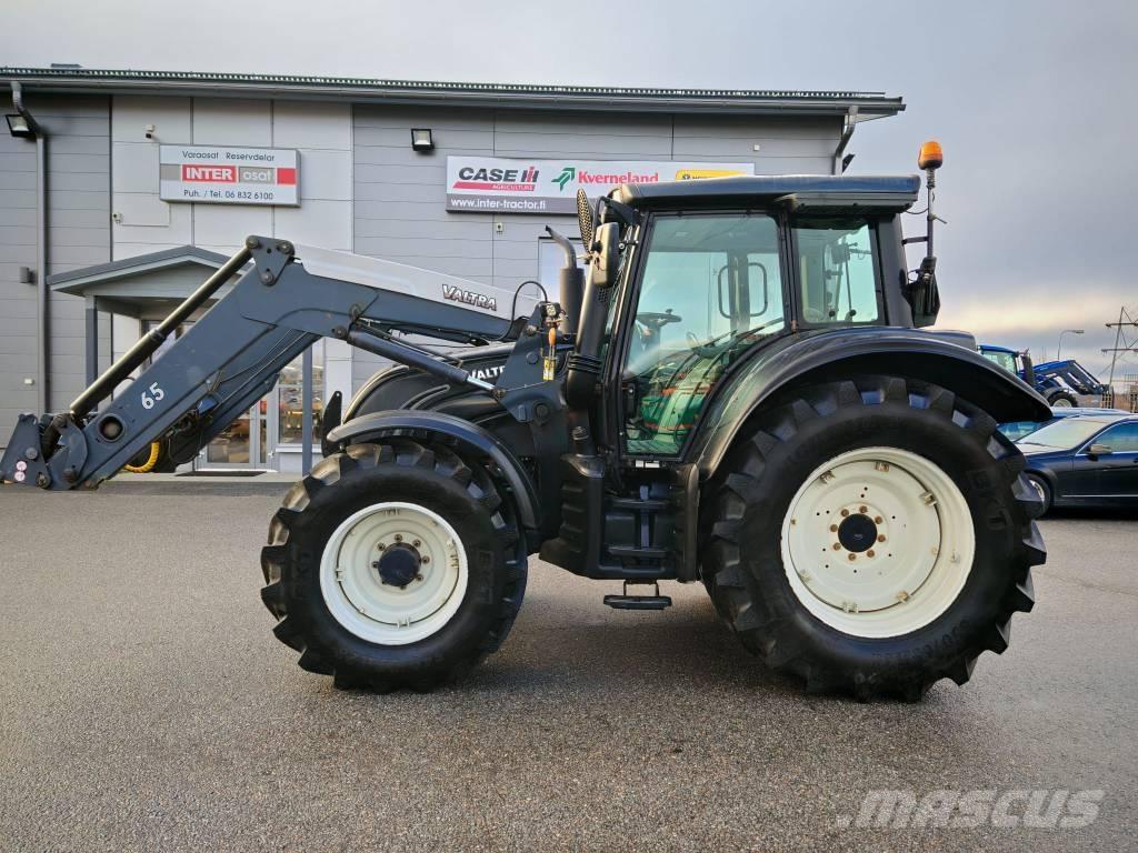 Valtra N 142 Versu Traktory
