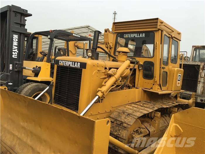 CAT D 6 D Pásové dozéry