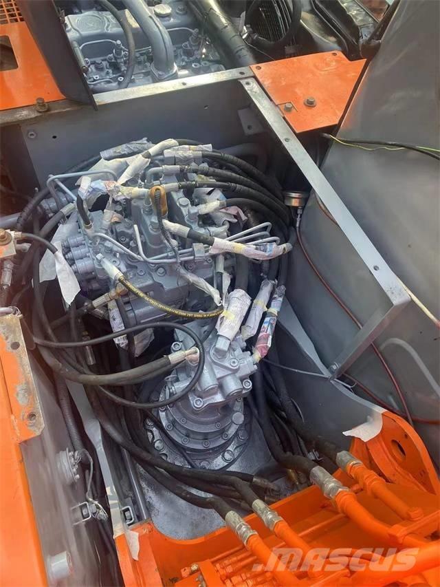 Hitachi EX120 Pásové rýpadlá