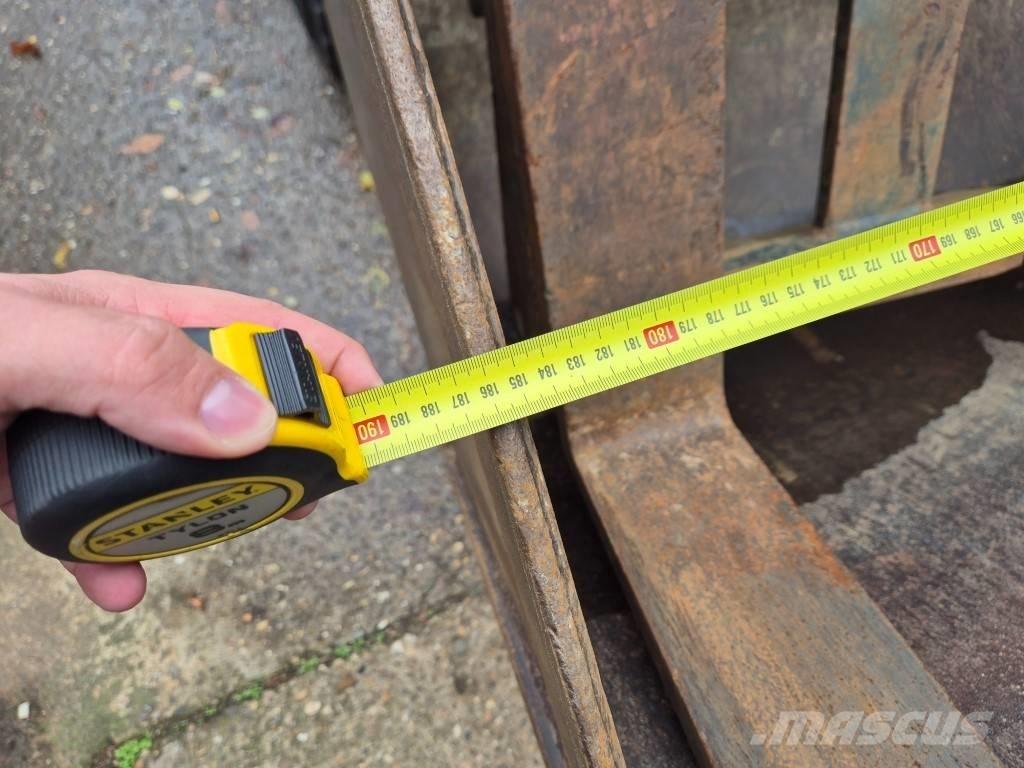 CAT 906 H Kolesové nakladače