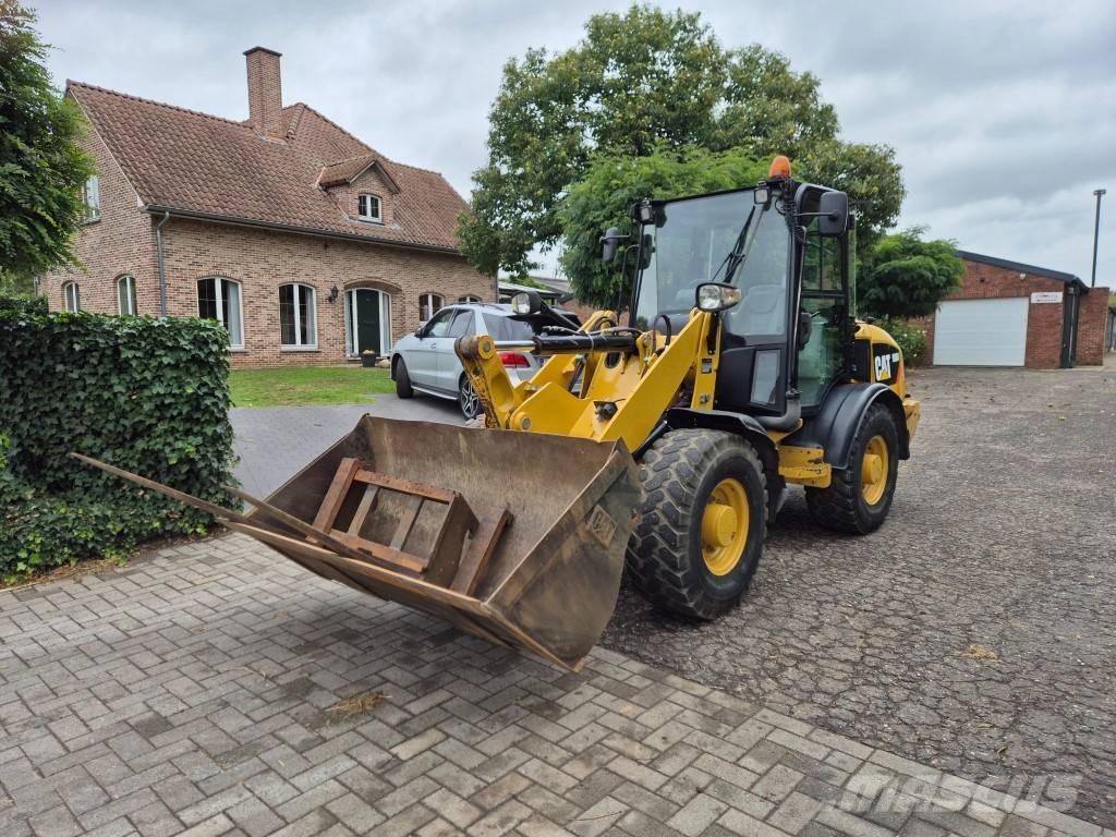 CAT 906 H Kolesové nakladače