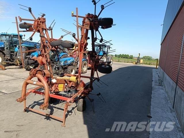 Kuhn GF8501 MH Obracače a zhrabovače sena
