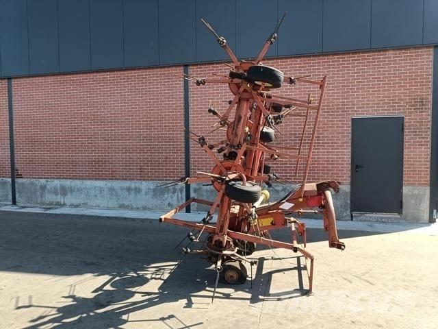 Kuhn GF8501 MH Obracače a zhrabovače sena