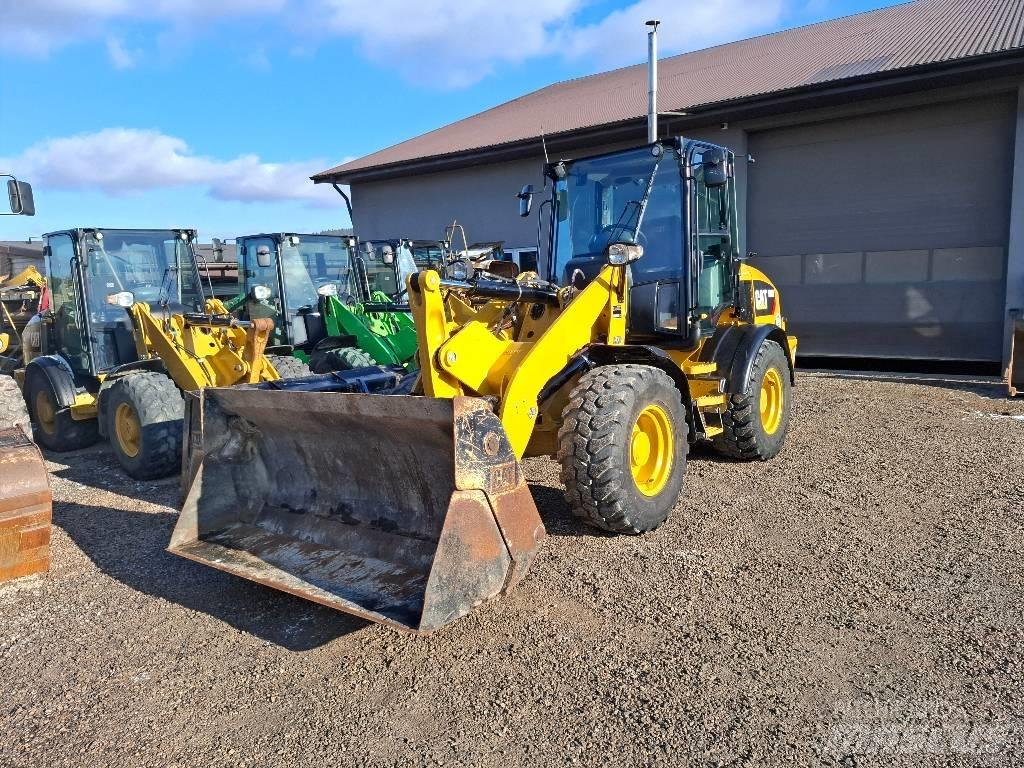 CAT 908M Kolesové nakladače