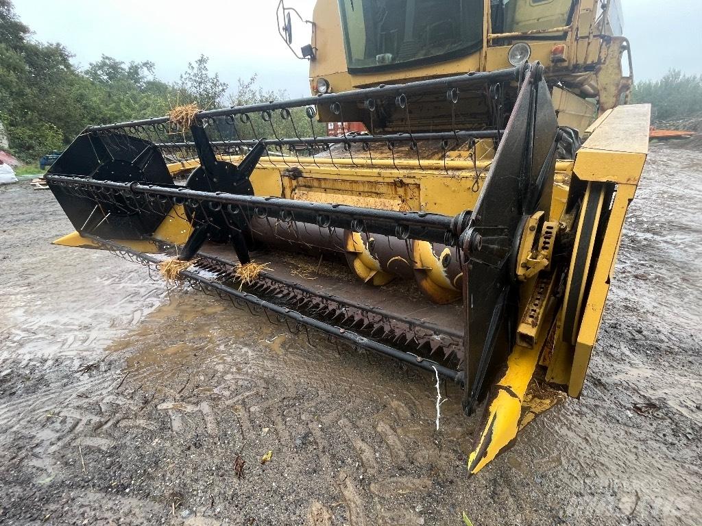 New Holland T56 Kombinované zberacie stroje