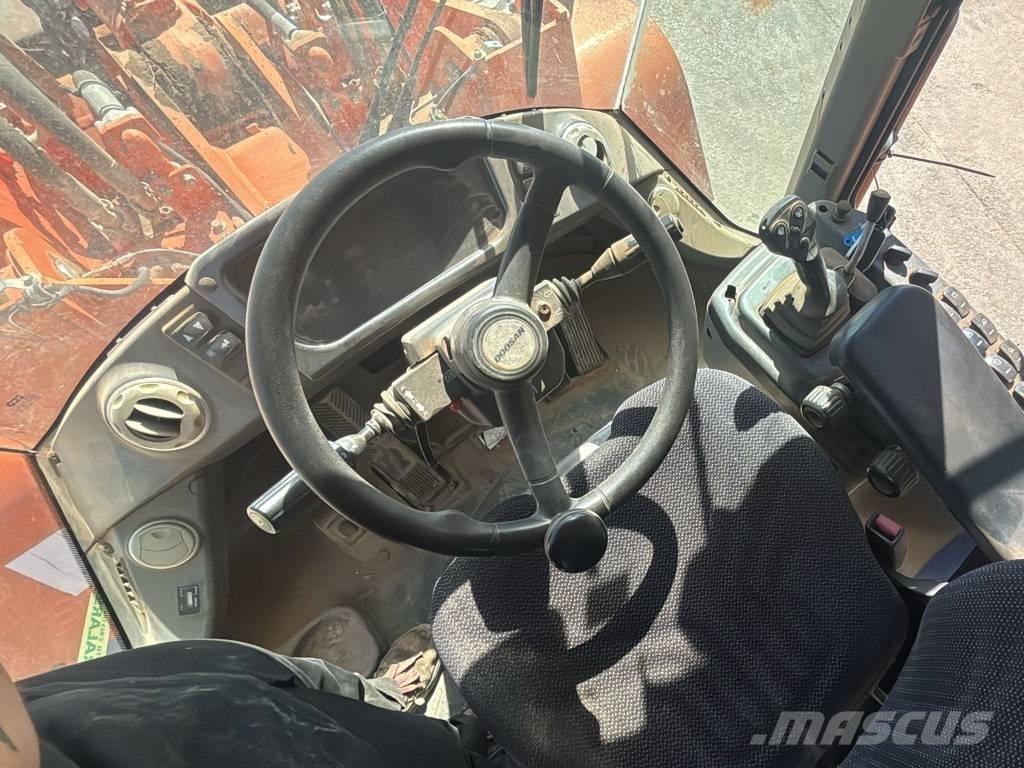 Doosan DL 250-3 Kolesové nakladače