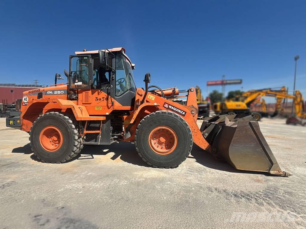 Doosan DL 250-3 Kolesové nakladače