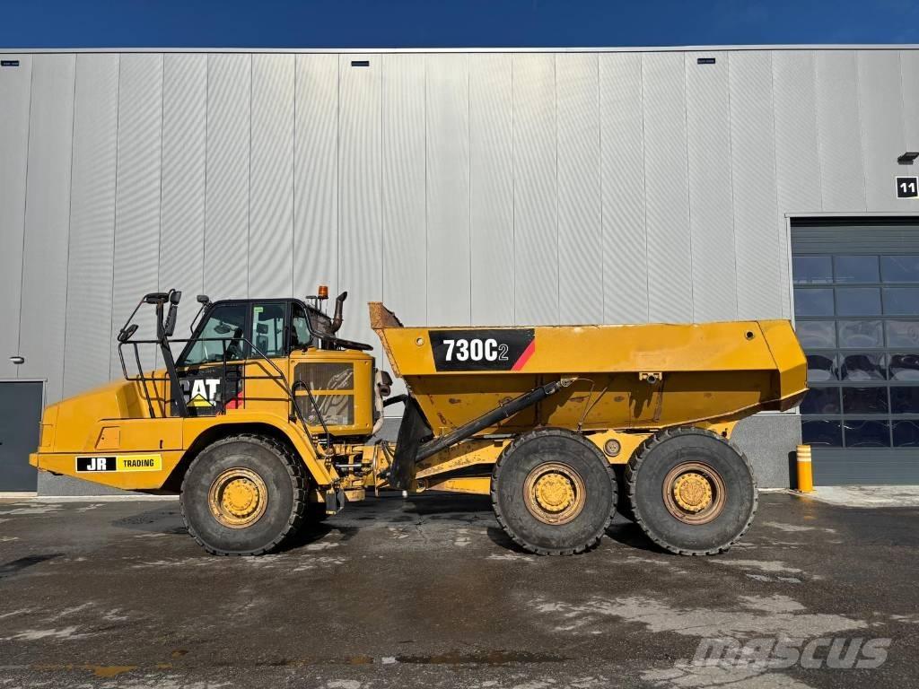 CAT 730 C2 (Tailgate) Kĺbové nákladné autá