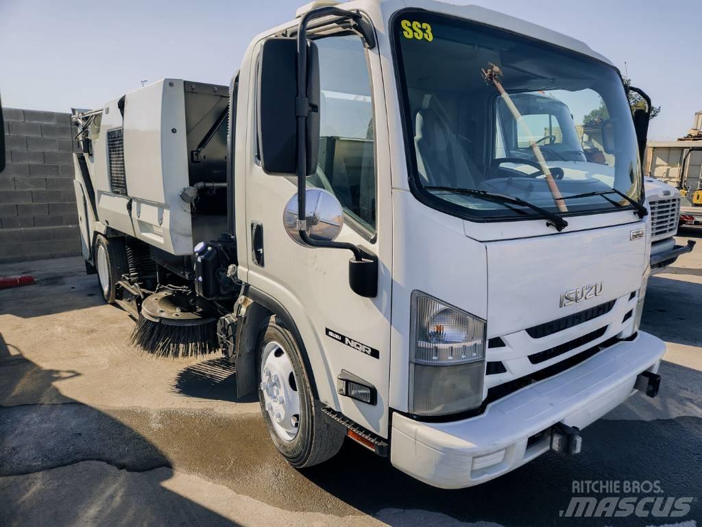 Isuzu NQR Podlahové umývacie stroje