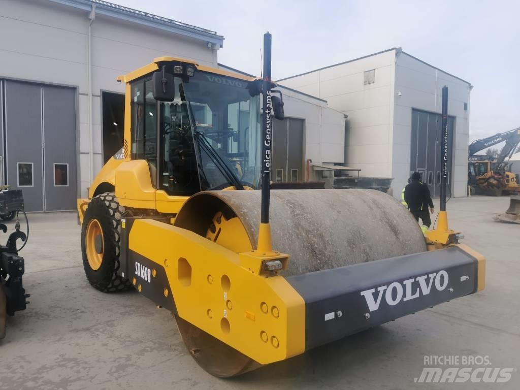 Volvo SD 160 B Ťahačové valce