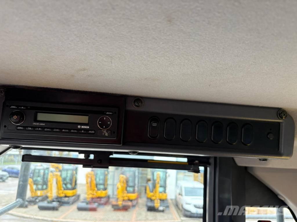 Komatsu WA380-8 Kolesové nakladače