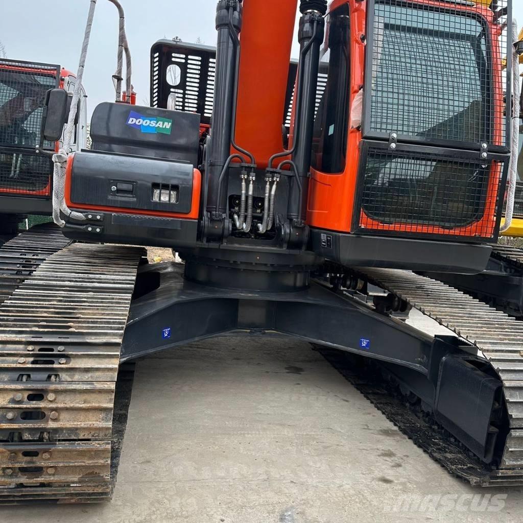 Doosan DX225LC-9C Pásové rýpadlá