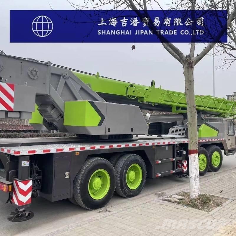 Zoomlion ZTC 700 V Univerzálne terénne žeriavy