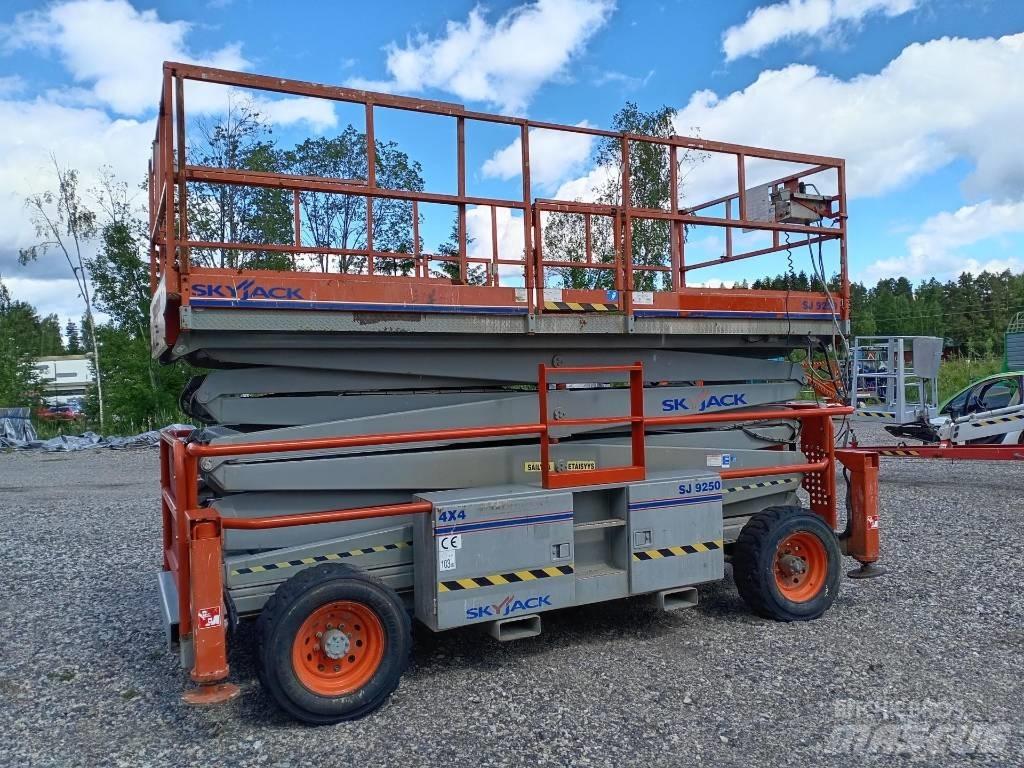 SkyJack SJ 9250 Nožnicové zdvíhacie plošiny