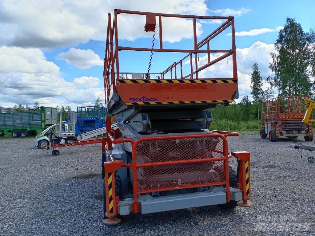 SkyJack SJ 9250 Nožnicové zdvíhacie plošiny