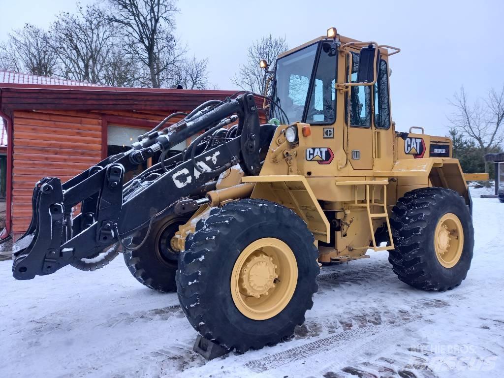 CAT IT 28 B Kolesové nakladače