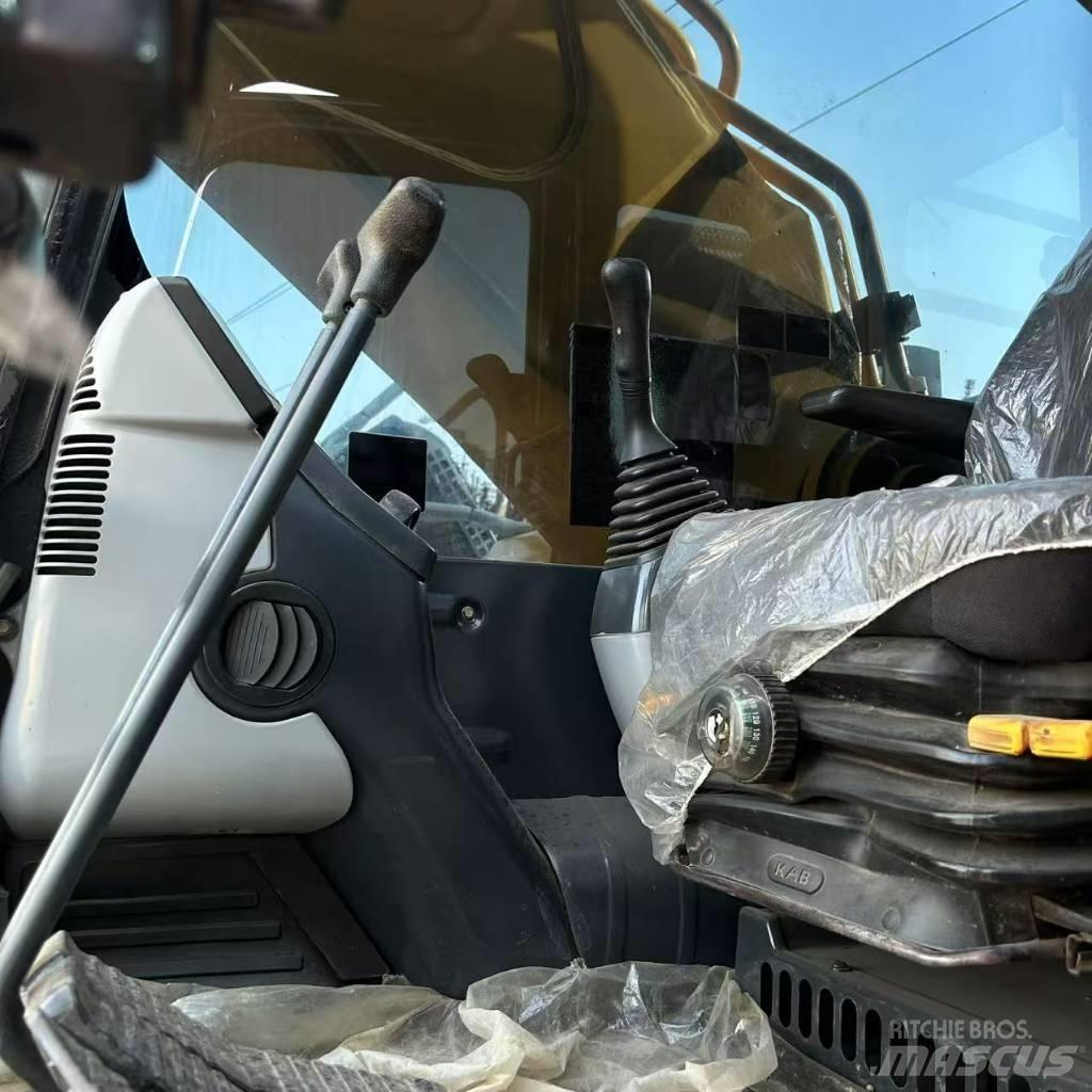 Komatsu 450 Pásové rýpadlá
