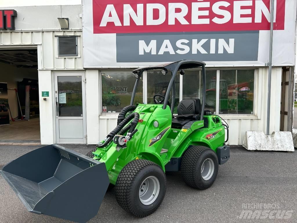 Avant E 527 Šmykom riadené nakladače