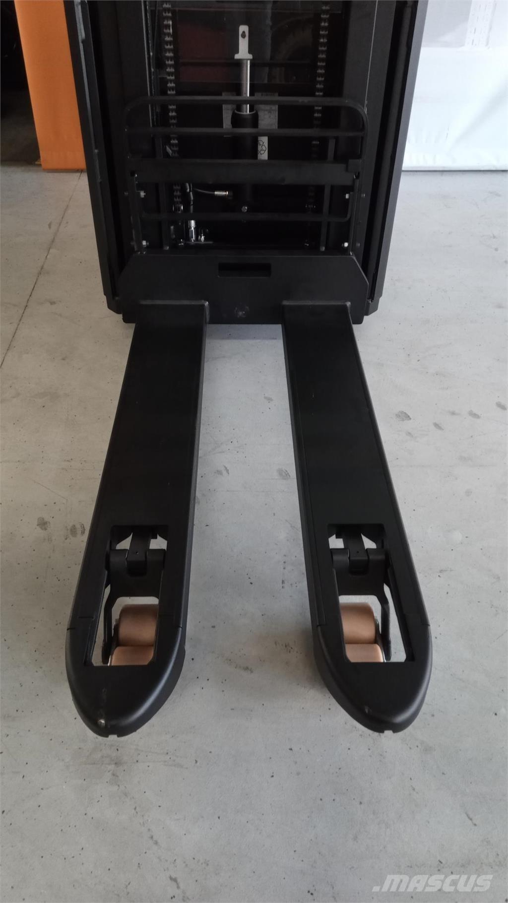 Toyota SPE200D Samohybné vozíky