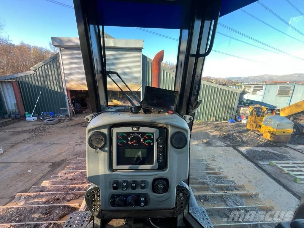CAT D 6 N LGP Pásové dozéry