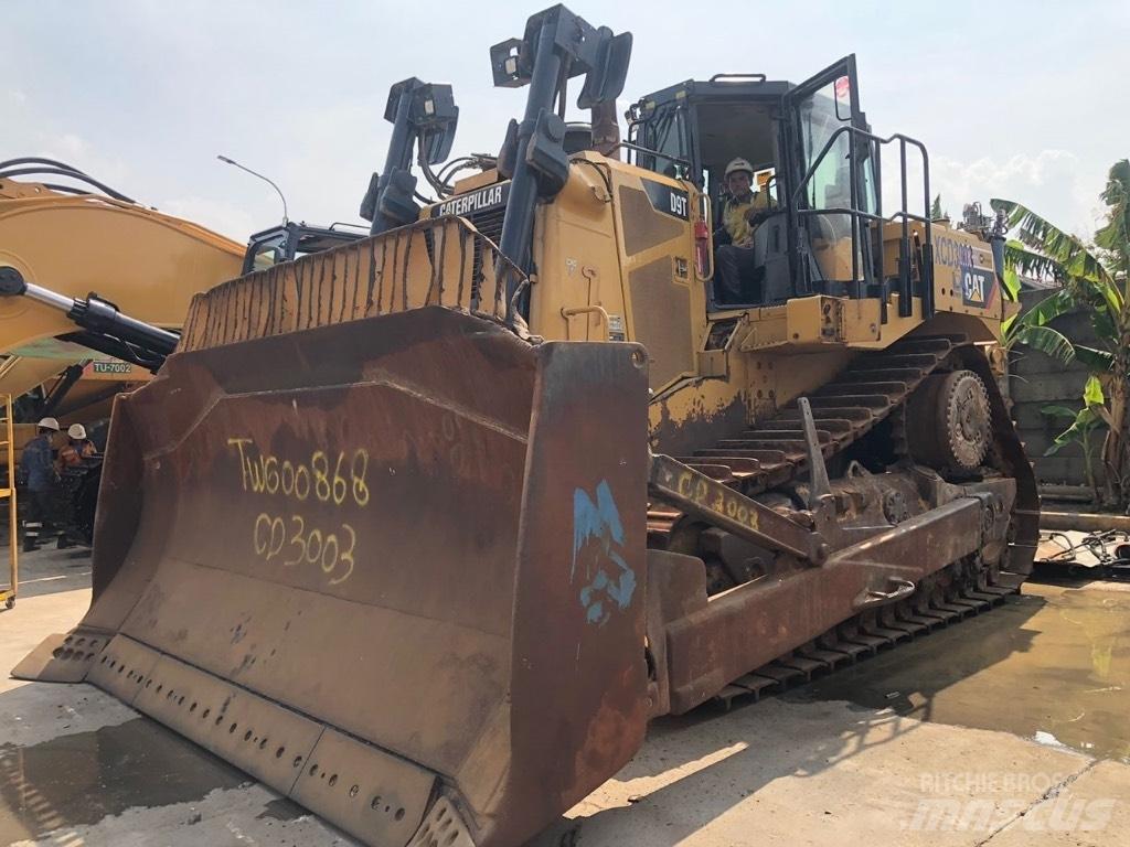 CAT D9T Pásové dozéry