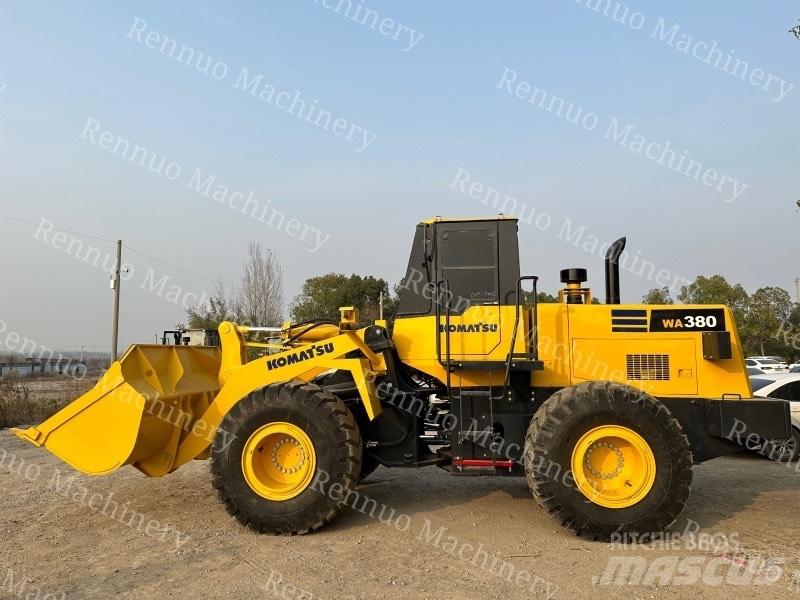 Komatsu WA380 Kolesové nakladače