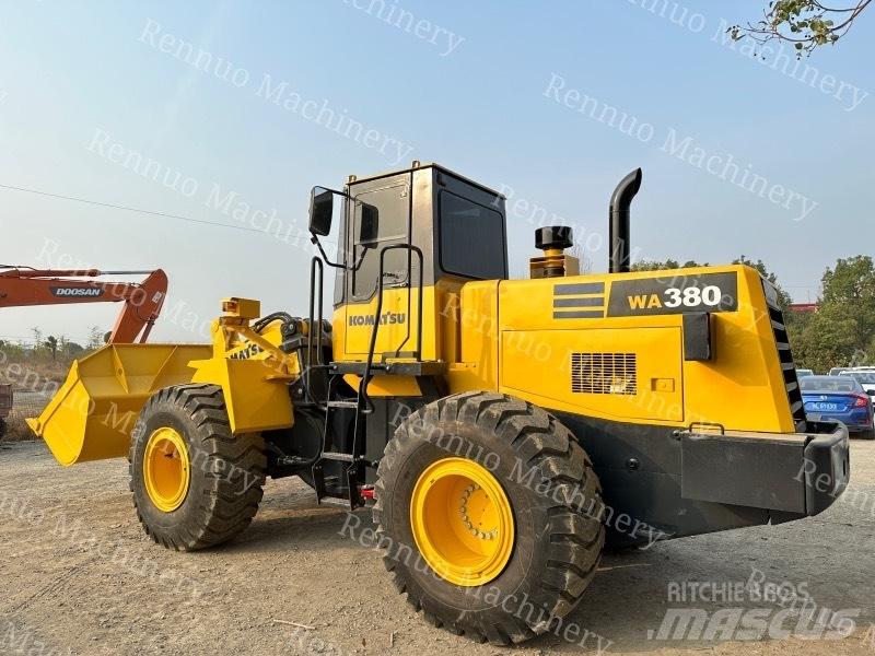 Komatsu WA380 Kolesové nakladače